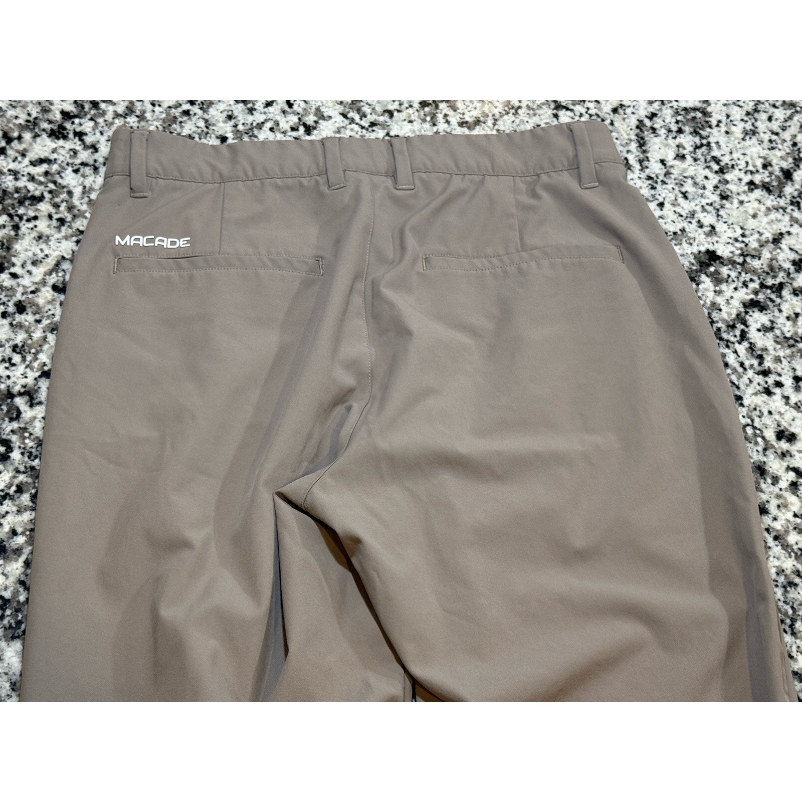 Macade Golf Men's Gray Four-Way Stretch Pants Size 30 Long Slim Fit Euc Jogger — image 8 of 8